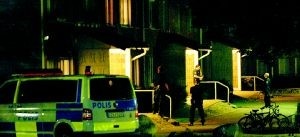 NT 10 augusti 2007.Stor polisinsats mot gäng med tunga vapen