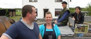 Stor folkfest i Totebo