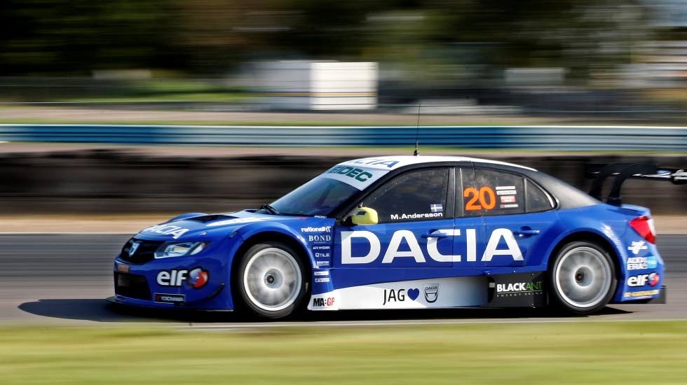 Det gick undan när MVT-sportens Jens Bollius fick vara passagerare bredvid Mattias Andersson i en av STCC-seriens snabbaste bilar.