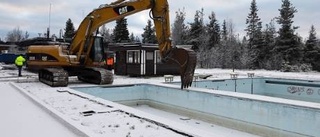 Badet går i graven