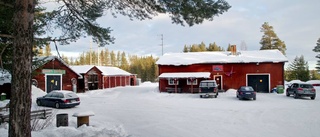 Sprickan total vid motorgården