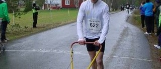 Vann en gräsklippare - fick dra den 6,5 kilometer