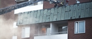 Köksbrand i lägenhet på Tingshusgatan – flera lägenheter rökskadade