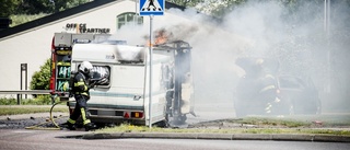 Husvagn började brinna på Arnöleden