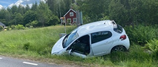 Trafikolycka utanför Vimmerby • Se video från olycksplatsen • En person till sjukhus