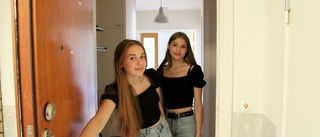 Anna och Violeta från Ukraina har flyttat in i flyktingboendet i Storebro: "Vi är glada att ha det här"