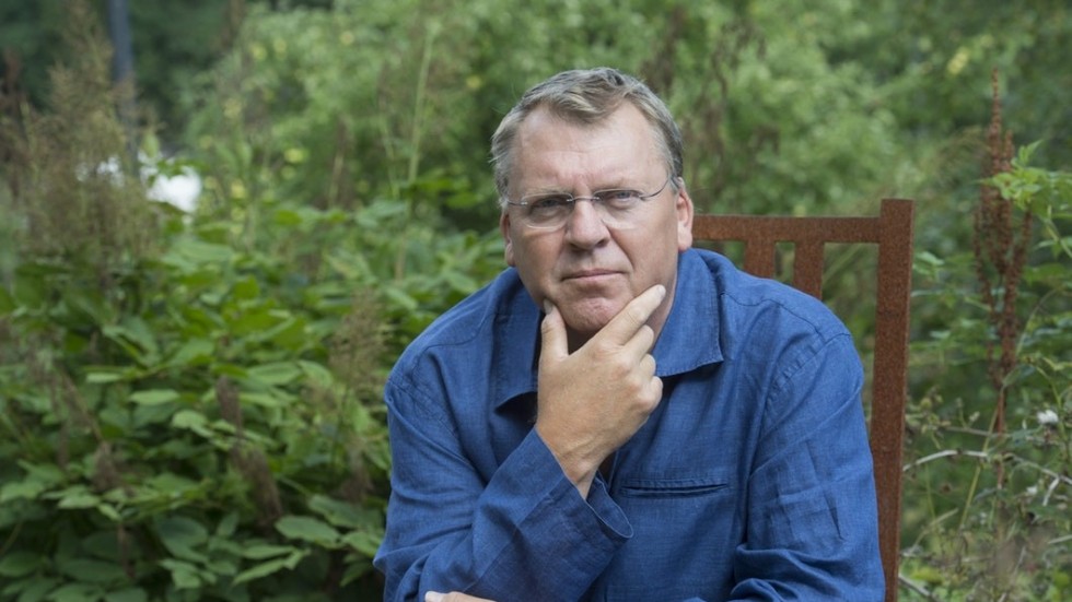 Nationalekonomen Ingvar Nilsson har bland annat forskat om samhällskostnaden för människor som hamnar i utanförskap. Han menar att det är nödvändigt med tidiga insatser för barn som är i riskzonen att hamna i utanförskap och på sikt riskera att fångas in av kriminella gäng.