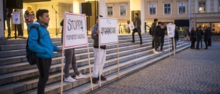 Manifestation på torget mot utvisningar av afghanska ungdomar