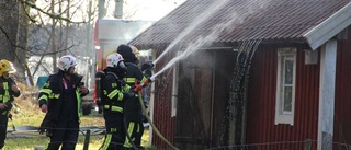 Taket på ett rökeri fattade eld