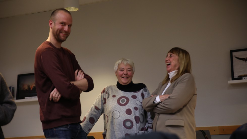 I november lämnade Vänsterpartiet in en motion om att nämndernas sammanträdeshandlingar skulle bli tillgängliga på kommunens hemsida. På bilden från vänster, Erik Andersson, Kicki Stridh och Maj-Viol Thostrup