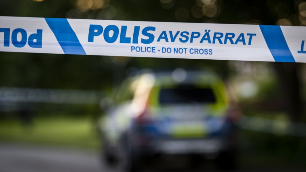 Två män har knivhuggits utomhus i Eslöv.