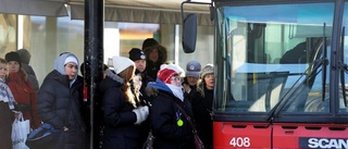 Politiker oeniga om gratis busskort