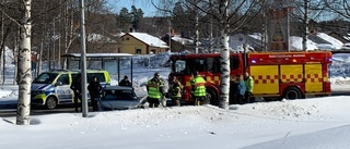 Car crashed into tree - one person in hospital