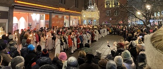 Uppsala största luciatåg – Fyllde hela torget: "Passar bra att visa upp oss så här"