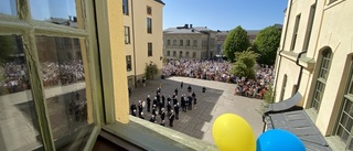 Studenterna har släppts lösa – vi sände live!