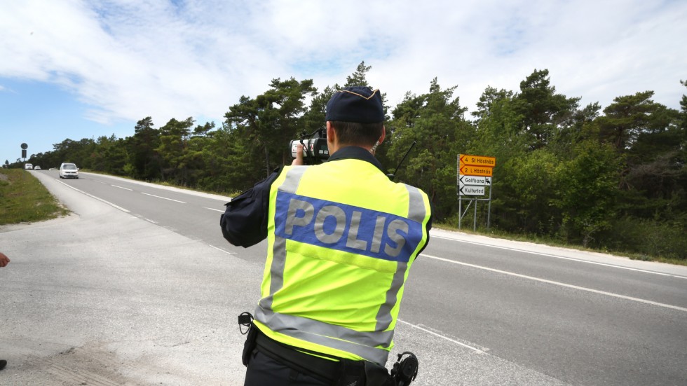 Sex bilister bröt mot trafikregler på söndagen.