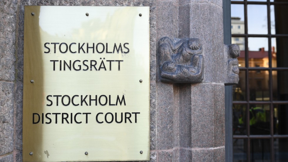 En nämndemans inlägg på Facebook gör att hon betraktas som jävig, nu måste rättegången tas om. Arkivbild.