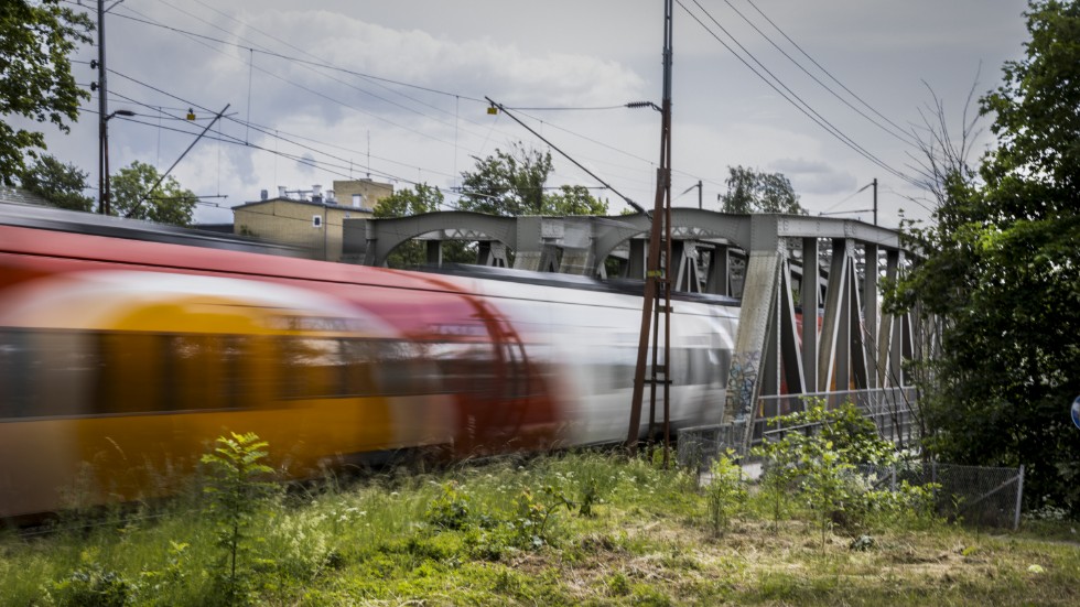 Östgötapendeln länkar samman Linköping och Norrköping.