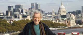 Brittiska scenarbetare får McKellen-donation