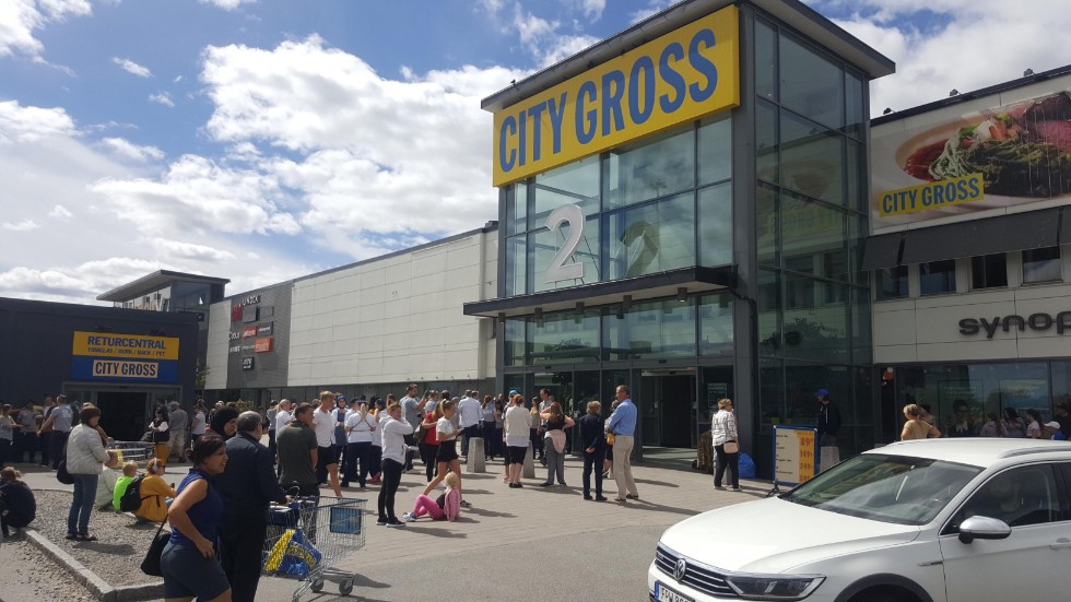 Hela Bolandcity i Boländerna utrymdes på fredagen när brandlarmet gick.