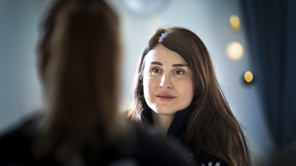 UNT har ett flertal gånger berättat om Tris och intervjuat grundarna Talin Davidian (bilden) och Mariet Ghadimi. Här från ett reportage om ”Sara”, i förgrunden, som kommit loss ur ett hedersförtryck. 