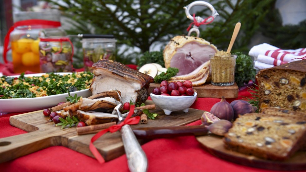 Det erbjuds flera olika varianter av julmat på Enköpings olika julbord.