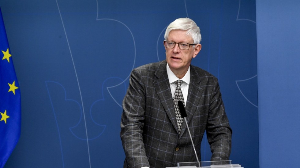 Johan Carlsson medger att han åkt buss i Uppsala utan munskydd efter klockan 16 – trots sin egna myndighets rekommendation.