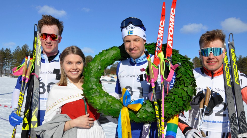 Pallen på herrsidan i Tornedalsloppet var segraren Klas Nilsson, med kransen, tvåa och trea blev Viktor Mäenpää och Niklas Henriksson. Kranskulla var Linnéa Ruisniemi.