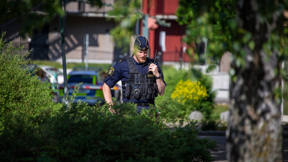 Efter dubbelmordet i Hageby insåg polisen att det inte räckte med några tillfälliga avspärrningar.