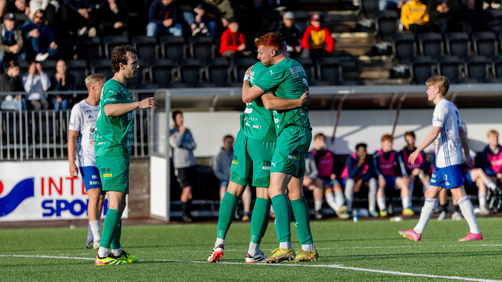 BBK-jubel efter med James Bolger i centrum efter ett av derbymålen mot IFK Luleå.
