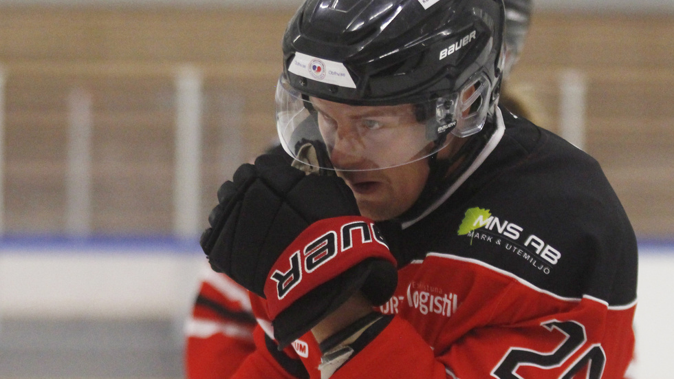 Thom Flodqvist och Linden spelar under onsdagskvällen sin andra kvalmatch för att stanna i Hockeyettan