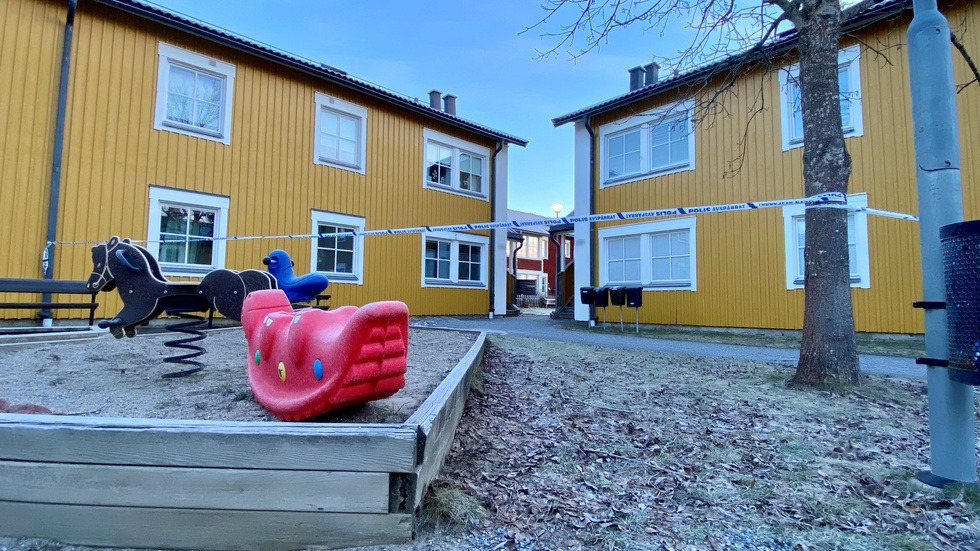 Flera personer har evakuerats från sina bostäder efter en explosion i området.