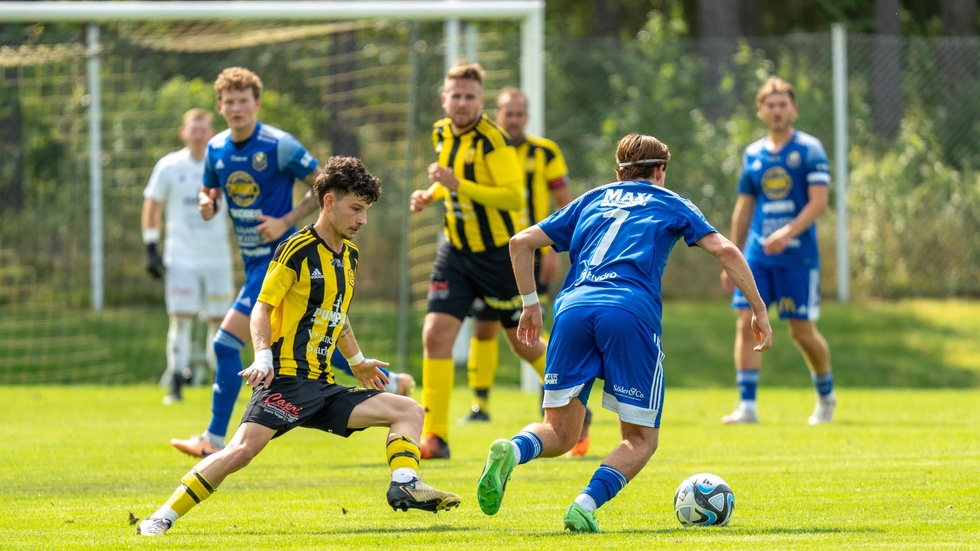 Emil Tapper var bra i Gullringens match, trots 0-7 mot Hjulsbro. 