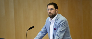 Efter avslöjandet: förtroendetapp för Åkesson