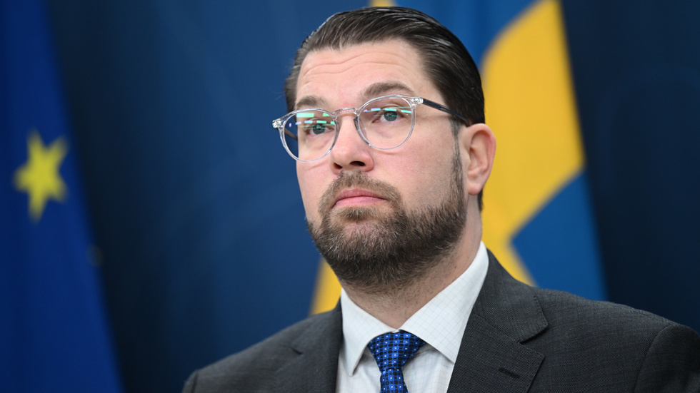 "Nu måste vi verkligen tänka till och reagera", skriver signaturen "En utlandsfödd som alltid har skött sig". På bilden Jimmie Åkesson (SD).