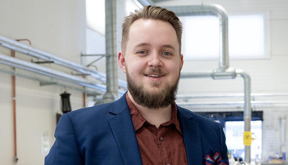 Filip Ljungström, vd för Enköpingsföretaget Vidilab, som förbereder sig för anstormningen av parasitanalyser genom att mer än fördubbla personalstyrkan under några försommarmånader.
