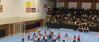 Storpublik i Sporthallen när gymnasterna hade uppvisning