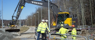 Bajsvatten från Nyköping hamnar i Oxelösund när ledning lagas: "Går knappt att ta sig till stället där det rinner ut"