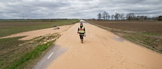 Släp med säd välte – stoppade trafiken