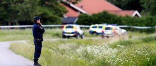 Misstänkte dubbelmördaren åtalas för bedrägeri