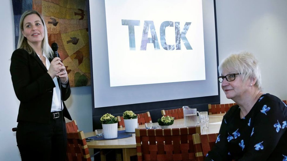 Anna Mann Nestor höll fördrag för PRO Motala väster. Bland andra PRO-medlemmar var Solvig Yngve.