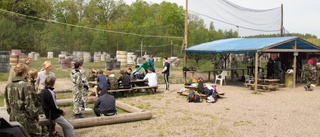 Skolorna möttes i paintballkamp