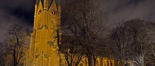 Fullsatt kyrka under midnattsmässan