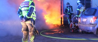 Brandmän stoppade spridning till huset