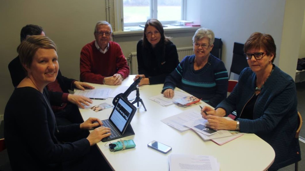 Dans. Dansutvecklare Anna Ljung, Riksteaterkonsulent Ulf Thörn, Hans Enkvist från Motala teaterförening, Elisabeth Asp som är dansansvarig för Linköpings kommun, Barbro Wallgren från Vadstena teaterförening och Lena Lundman från Riksteaterföreningen KariN.