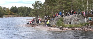 Sommarodd med växlande vind