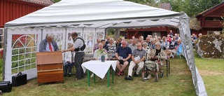 Sommarfest med körsång och "månge glae mänsker"