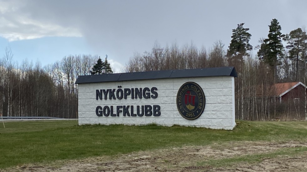 Nyköpings golfklubb tvingas säga upp personal.