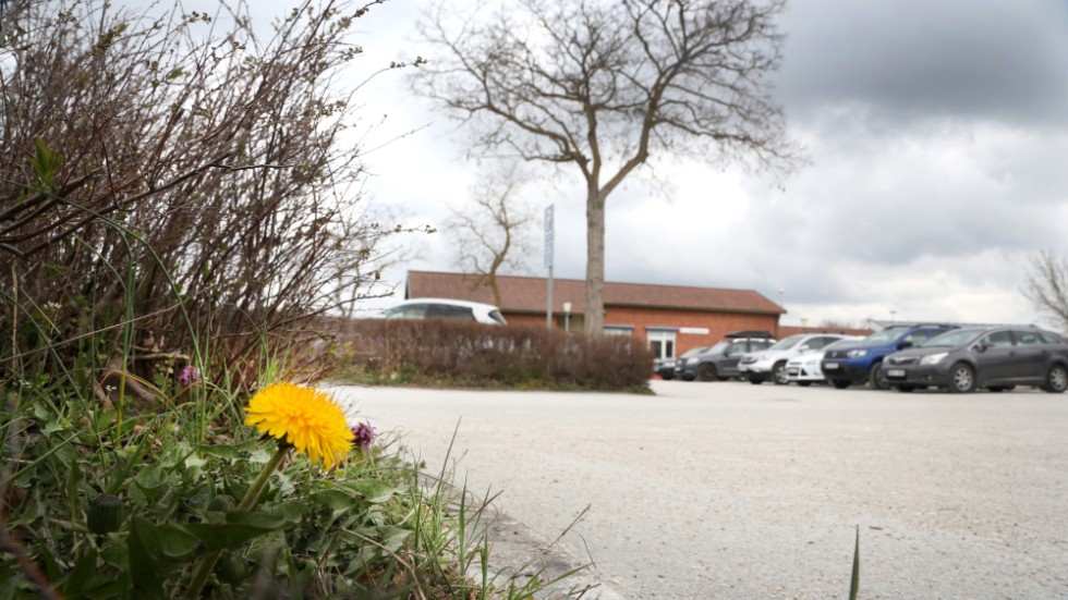 Dålig luft i Visby drabbar även barnen på Polhemsskolan där utomhusmiljön är under all kritik.