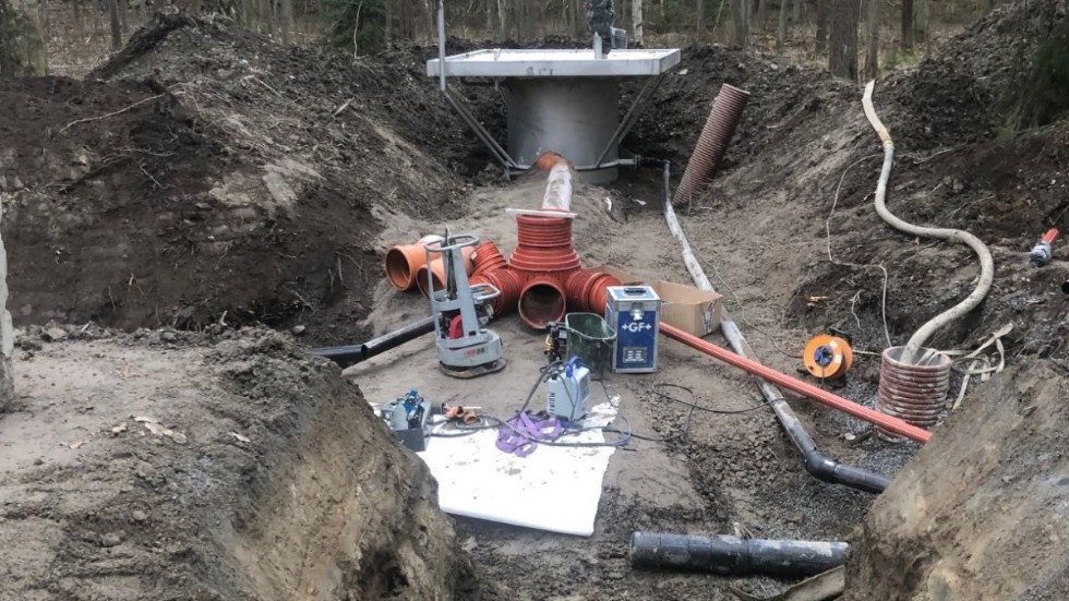 Såhär såg det ut när pumpstationen vid Granliden byggdes. Nu har området fått kommunalt vatten och avlopp.